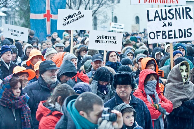 iceland-banksters-protests-e1329909501335
