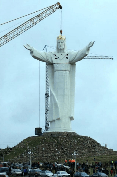 Worlds-largest-Jesus-Christ-Statue-1
