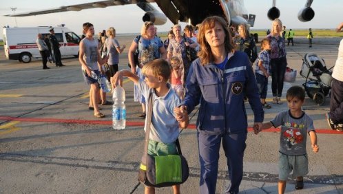 EMERCOM aircraft carrying Ukrainian refugees arrives in Russia's Chelyabinsk