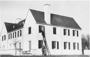 Police examining the window & Ladder used from which Charles A. Lindbergh’s baby was kidnapped. Hopewell, New Jersey.