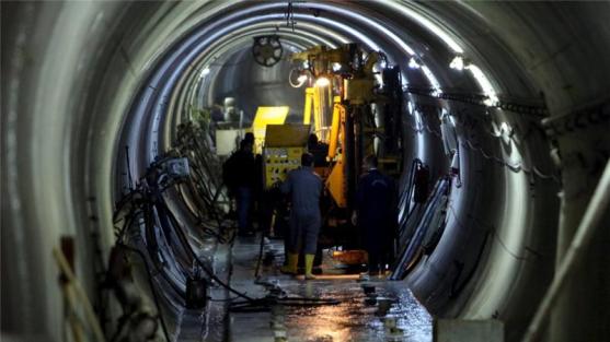 Iraqis are working to strengthen the Mosul Dam in northern Iraq.